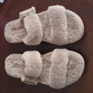 Koolaburra by UGG Fuzz-Oh Sandals, Women's Size 8